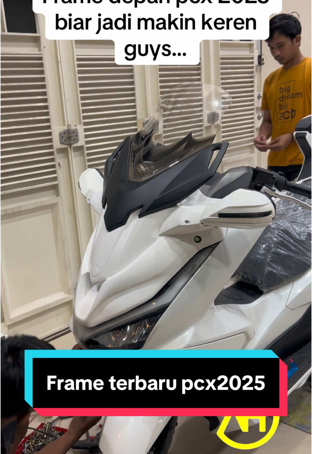 Ok guys ini hasil pemasangan frame pcx2025 jadi tampil keren elegan dan mewah ya guys….#ingetmodifingetahmotoshop #pcx160 #pcx #pcx150 #pcx160modifikasi #pcx2025 #hondapcx #pcxnew 