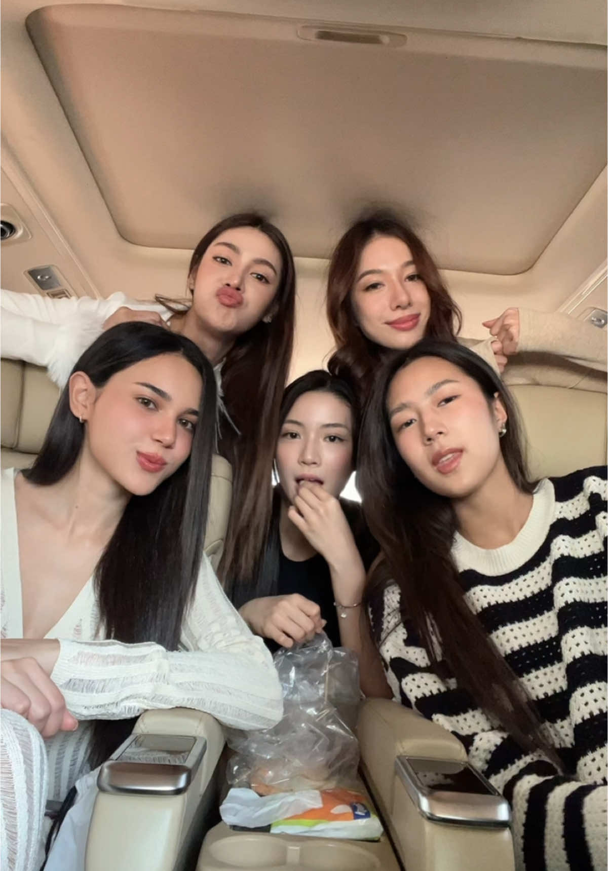 พร้อมละบอกนะ #พิษรัก  @reneeveronicaa @YourgirlFame🐰⊹₊˚ꕤ˚₊⊹🪽 @Jane Naruemon @ginnynatnicha 
