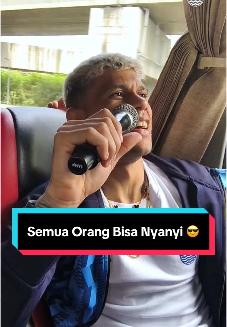 Ga ada orang yang ga bisa nyanyi 😎 #PERSIB #WeArePERSIB 
