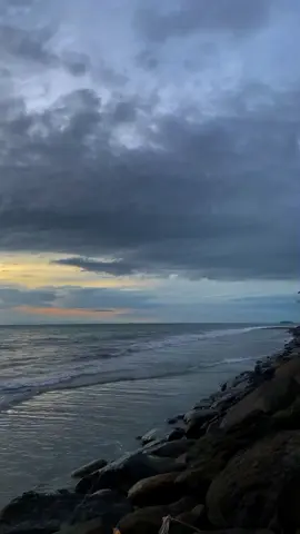 udah ikhlas belum.? #sunset #lagutimur #galaubrutal🥀 