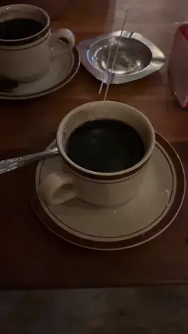 budayakan ngopi sebelum tidur #ngopi #kopi #angkringan #kuliner #jawapride #indonesia #mentahanvideo #prank #storywa #storytime 
