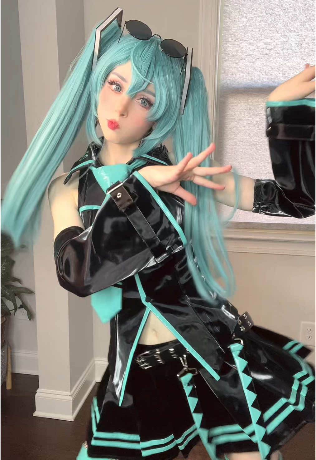 Miku coming at you straight from fortnite (IB: @rocky ) #miku #fortnite #hatsunemiku #cosplay #mikucosplay #cosplayer 
