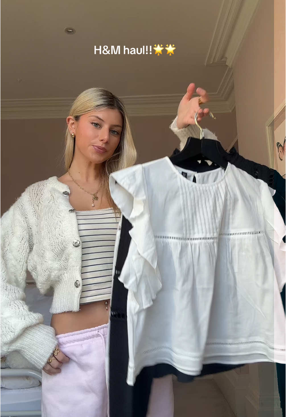 Run to H&M for these boho chic tops @H&M 🥰🥰 my new favs 🤩#bohochic #isabelmarant #hm #hmhaul #clotheshaul #favtops 