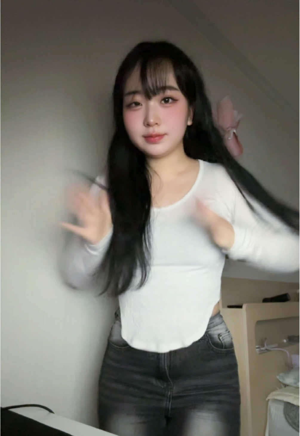 춤은 잘 모르는데 찍어달라하셔서 … ㅎㅎ 보고 싶은 챌린지 있으시면 댓글로 알려주세요 ♥ #06 #fyppppppppppppppppppppppp #추천떠라 #fyp #뒷터미널 #청바지 #관리자님추천뜨게해주세요 #추천 #서면 #응애챌린지 