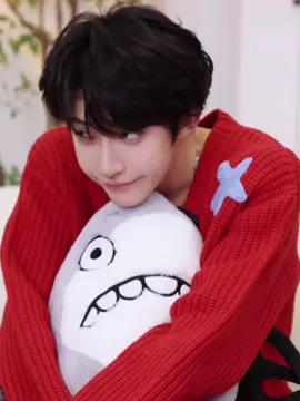 Từ ngày Lưu Vũ công khai bạn gái, ẻm bạo đến mức ngay cả quay clip cũng phải ôm ấp Mụp trong lòng 🤣#liuyu #lưuvũ #luuvu #หลิวอวี่ #刘宇 #fyp #foryoupage 