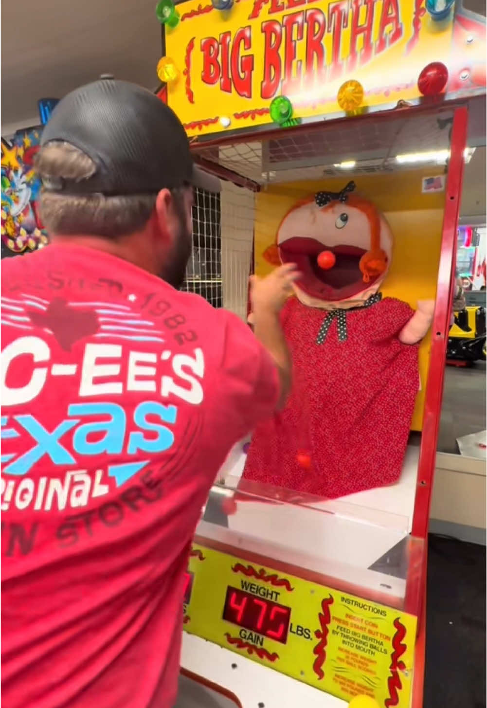 Kinda traumatizing ngl #arcade #vintage