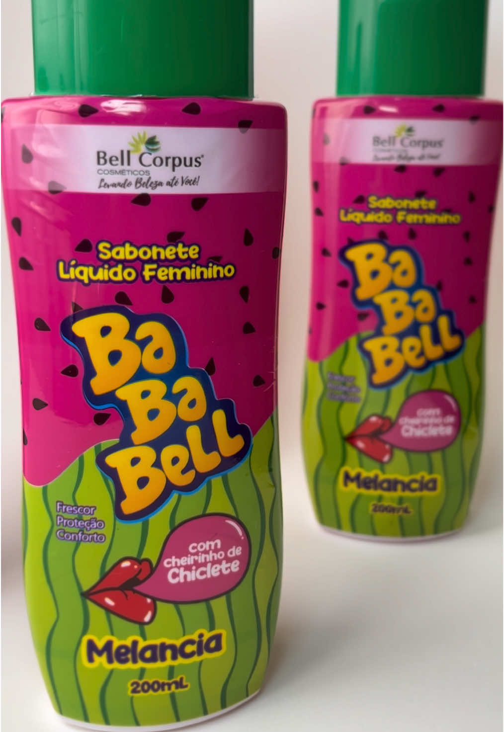 O sabonete líquido feminino possui uma fórmula suave com cheirinho de trident de melancia e cheirinho de chiclete que proporciona uma sensação de refrescância e bem estar.💖🤌🏻 ✨ DIVA NÃO GASTA, INVESTE🛍️ #bababell #saboneteliquidocorporal #lojaonline #fyp #fy 