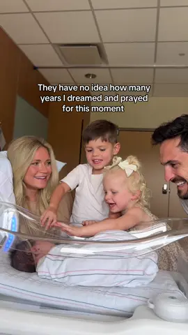 My favorite memory in our camera roll 🥹😭🙏🏼 #family #growingfamily #familylife #tiktokfamily #wholesome #newbaby #babylife #moms #momlife #parentingmoments #parents #parentsoftiktok #parentlife #foryoupage #fyp 