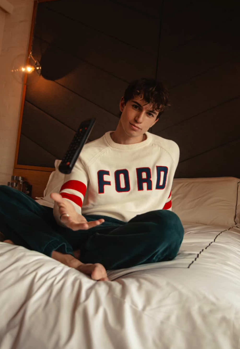 never too old to jump on the bed  #photoshoot #model #hotels 