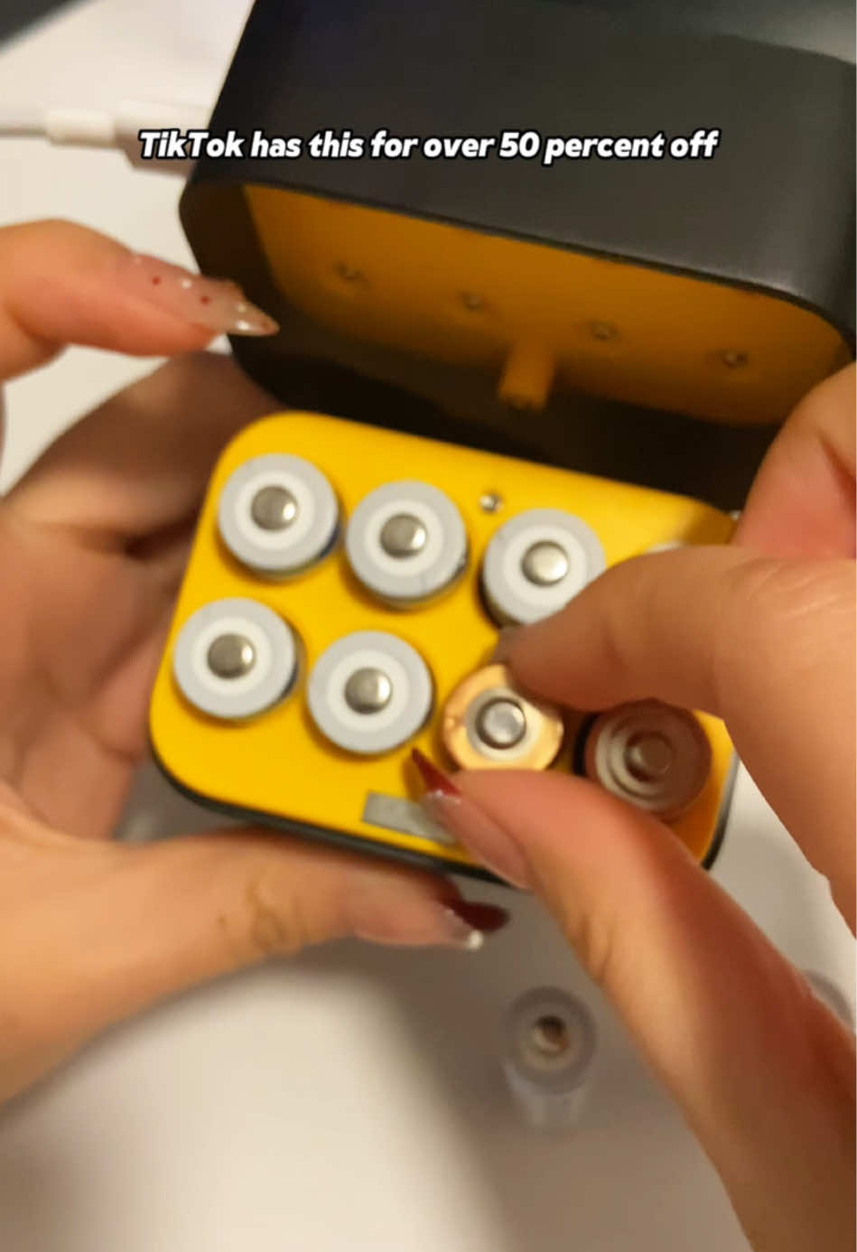 Stop wasting money on disposable AA batteries! #tiktokshop #tiktokmademebuyit #hotsale #aabatteries #spelec #spelecofficial #TikTokShopLoveAtFirstFind #TikTokShopJumpstartSale #FreshStartEssentials #rechargeablebatteries #fyp #batteries #lithiumionbatteries 