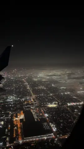 🤍 #fyp #plane #flight #night #city #losangeles #foryoupage #trending #relatable #noonenoticed #themarias #traveltiktok #citylights #Love #sad #asthetic #Home #LA #beautiful #pretty 
