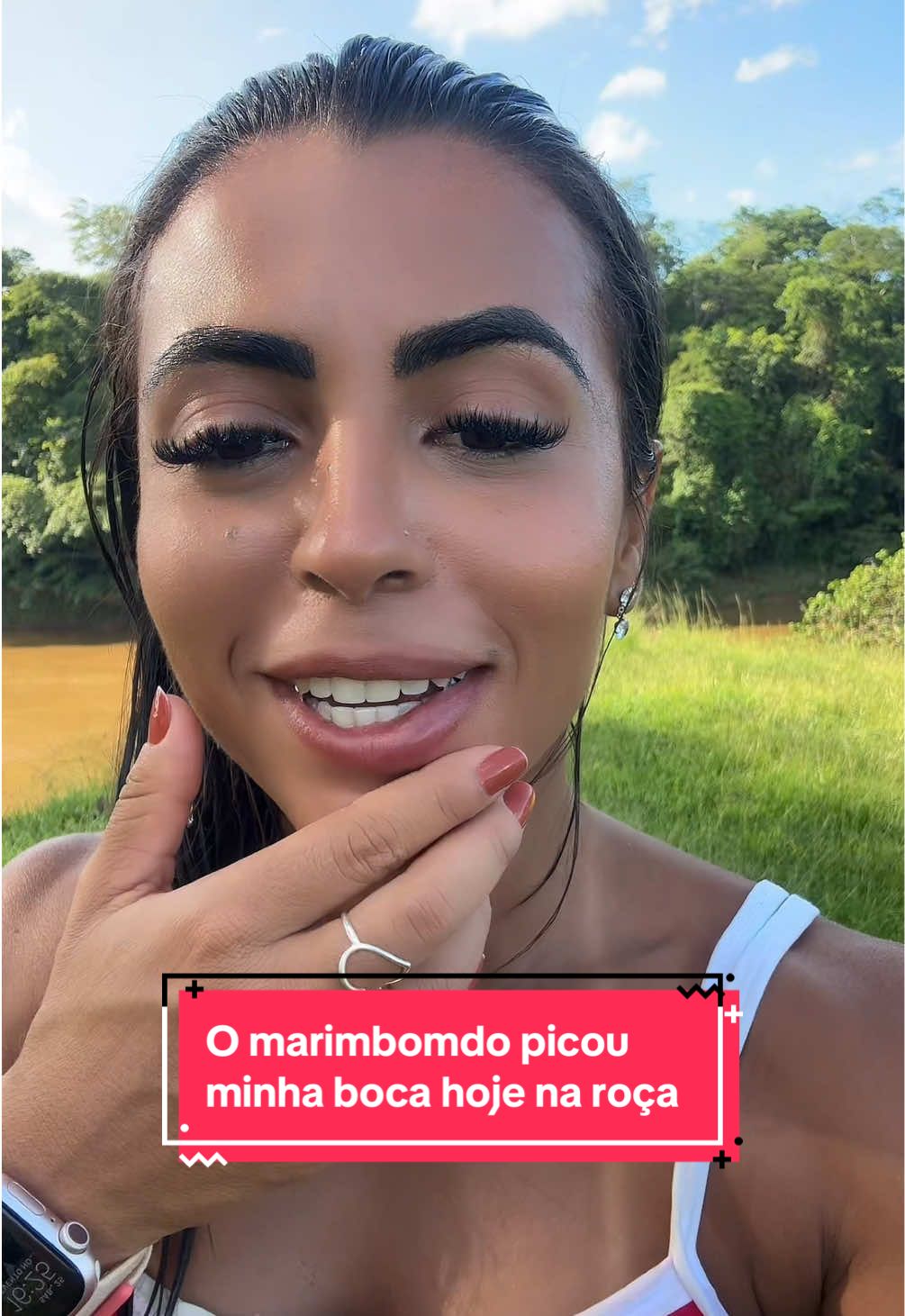 Hoje na roça me ocorreu um fato inusitado 😅 No final do vídeo eu mostro os marimbondos 🦟🤣🤣 #roça #agrogirl #marimbondo #humor #nemememe #foryoupage❤️❤️ #fyp #morena #linda #mineirinha #boatarde 