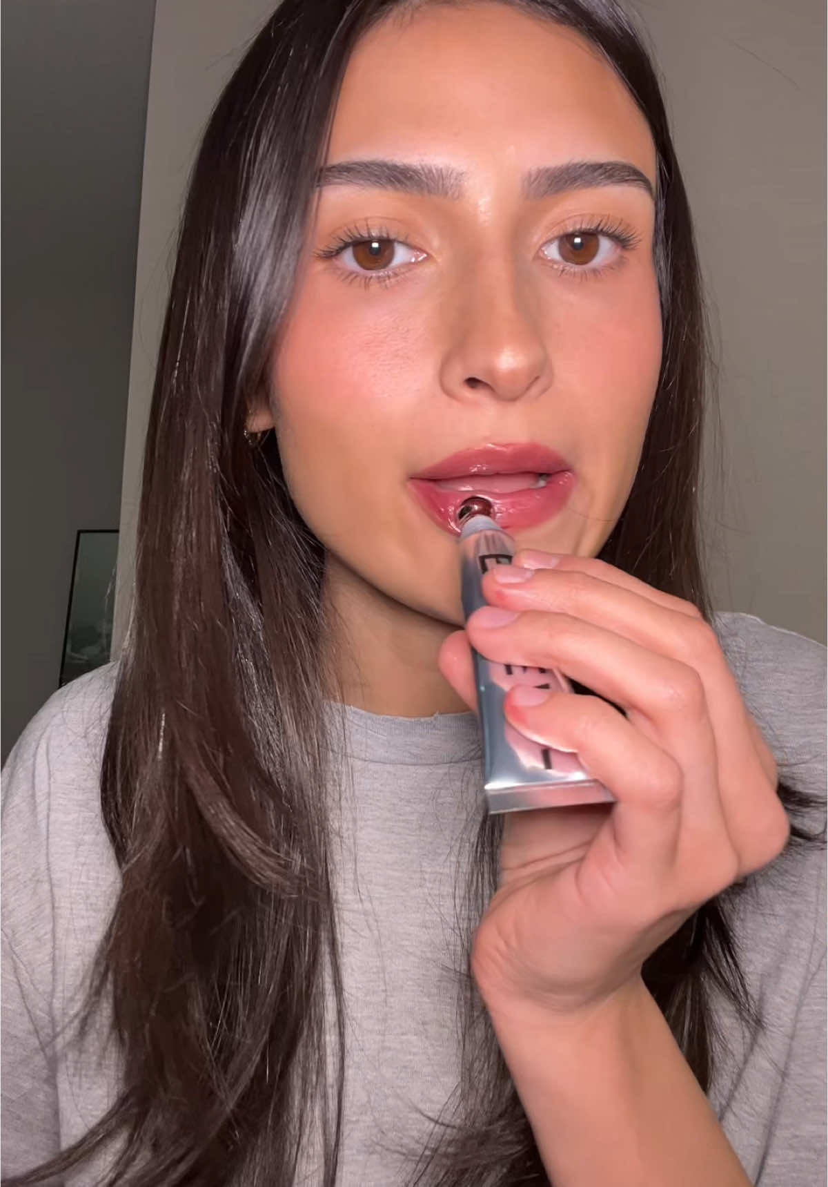 Ya rly don’t love this color but I do loveeeee the formula so I shall suck it up :)) #drylips #lipbalm #BeautyTok 