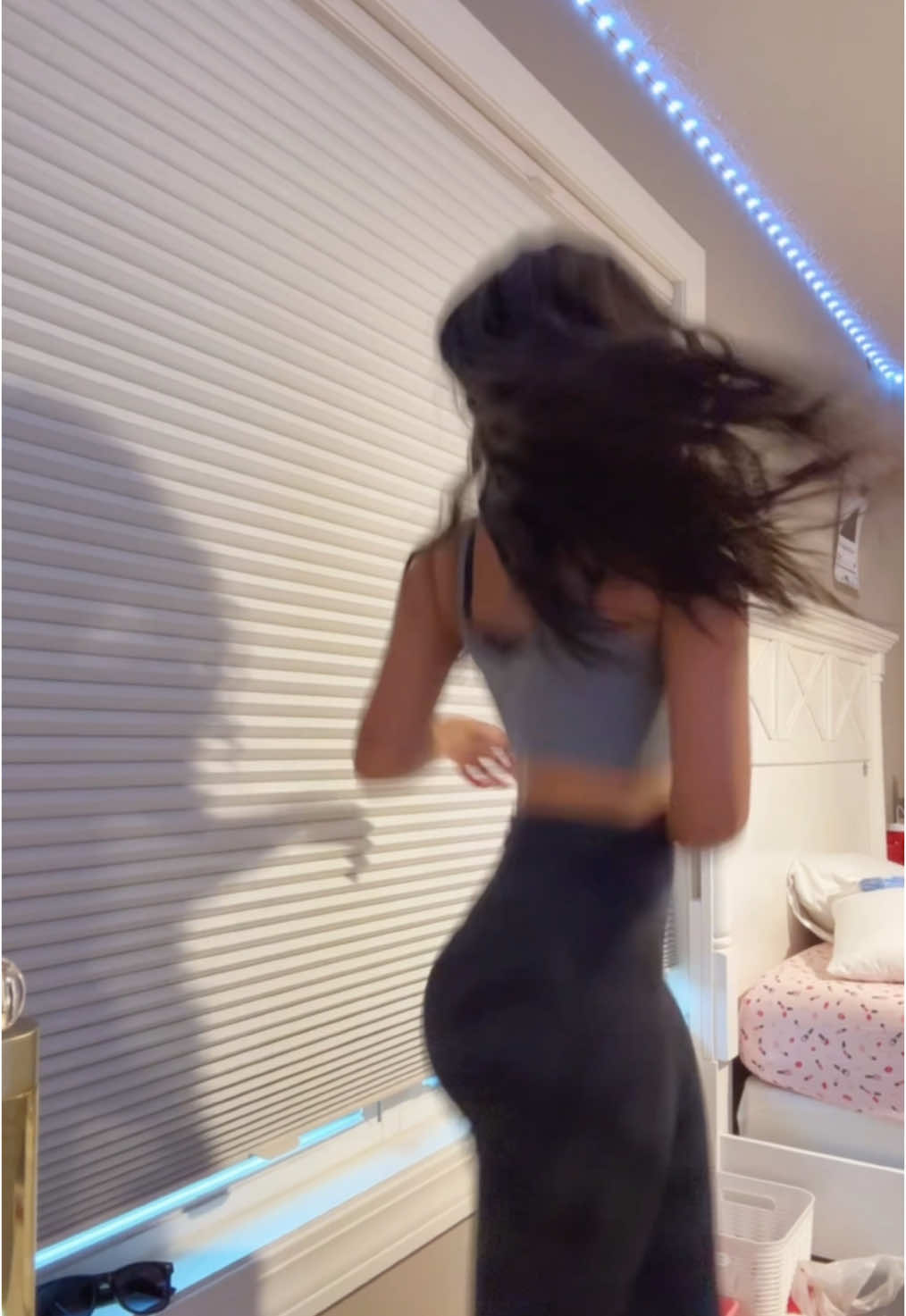 #brunette #trending #fakebody #dancing #beauty #blonde #bop #sophierain #nikepros #viralvideo 