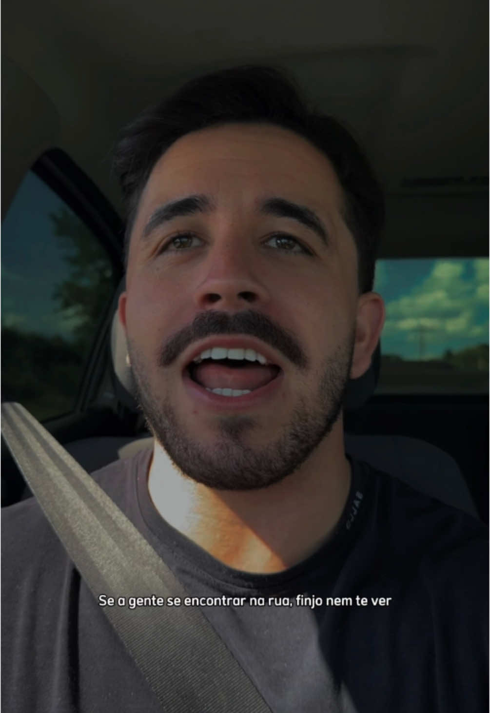 Não vou sentir um pingo de dó do seu coração ❤️‍🩹 . . . . #musica #sertanejo #cantar #cantando #hugoeguilherme #pingodedó 