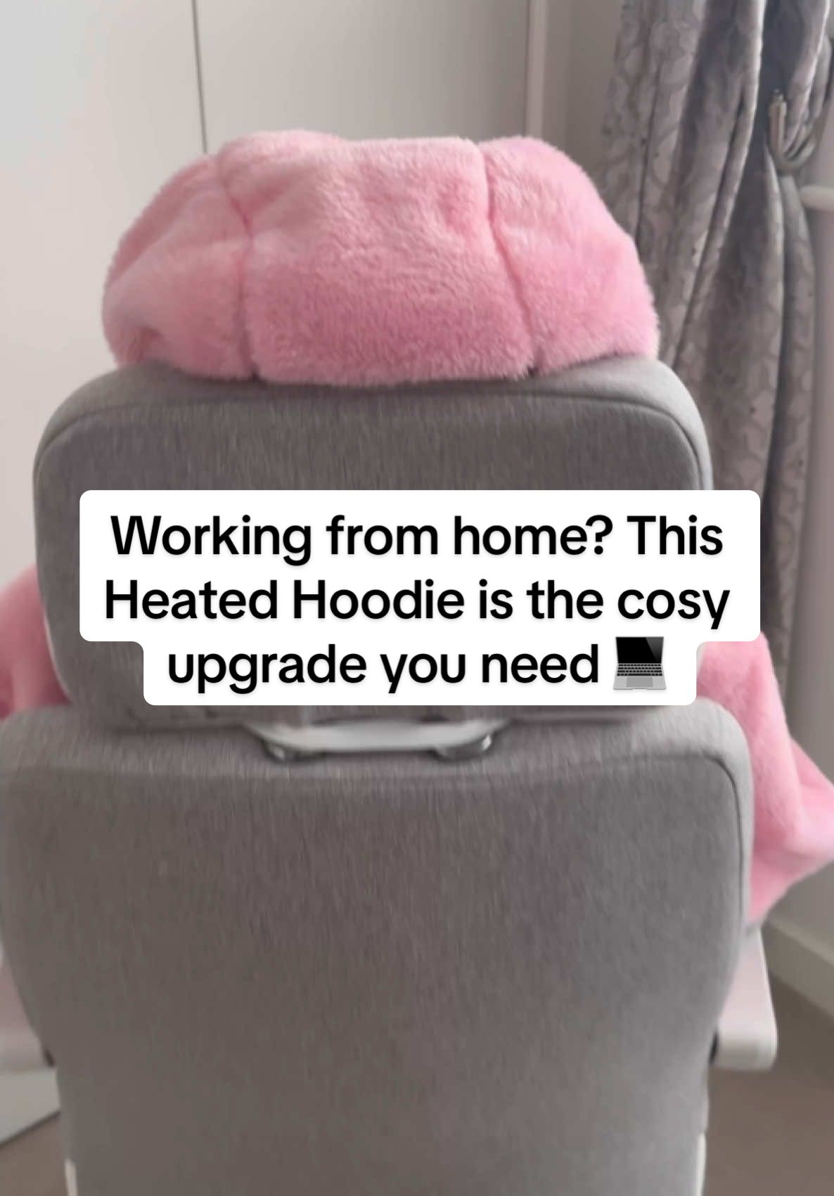 Working from home? This Heated Hoodie is your solution ❄️🔥#heatinghoodie #winterready #workfromhomelife #hatewinter #alwayscold #chillynights #coldoutside #koalabelt 