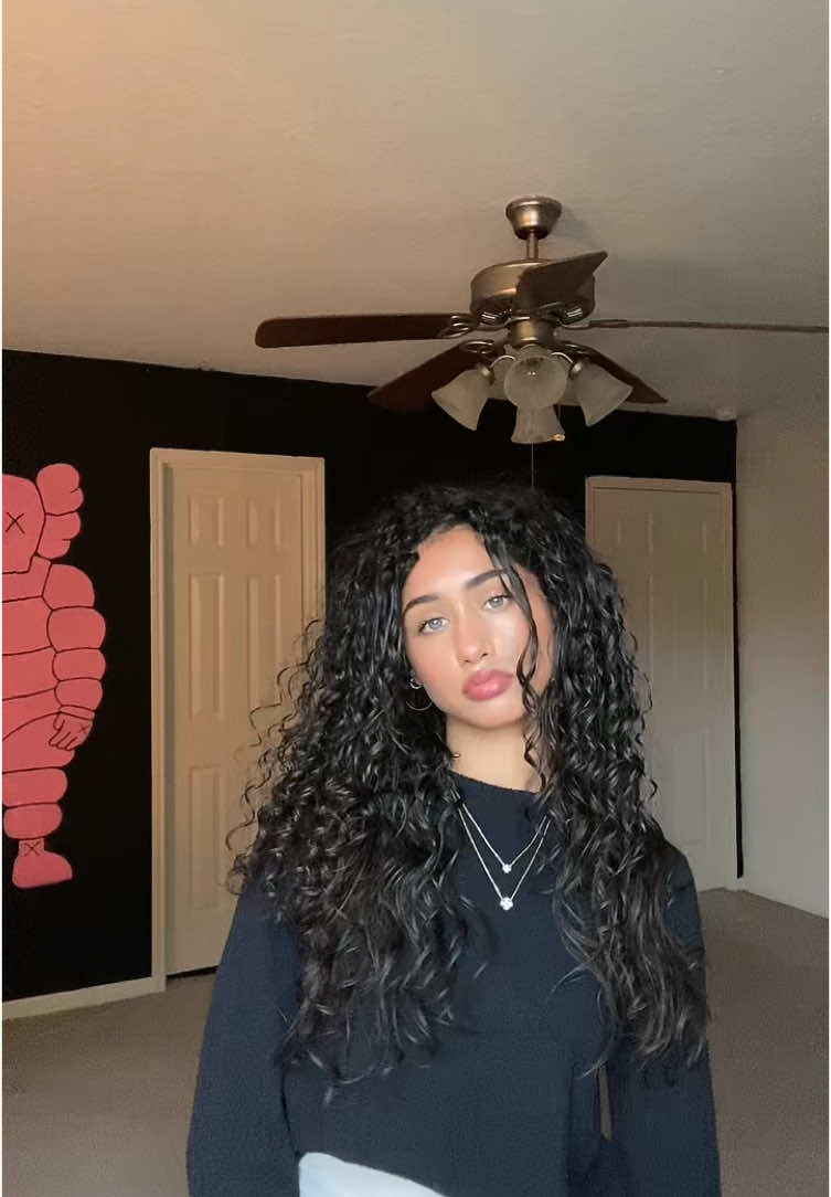 Oh my! #fyp #v #fy #foryoupage #curlyhairroutine #foryoupage #Summer 