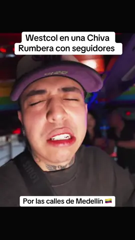 Westcol subiendo seguidores a la chiva rumbera con todo pago por las calles de Medellín 🔥🔥 . . . #westcol #west #blessd #chiva #stream #streamer #kick #colombia #medellin 