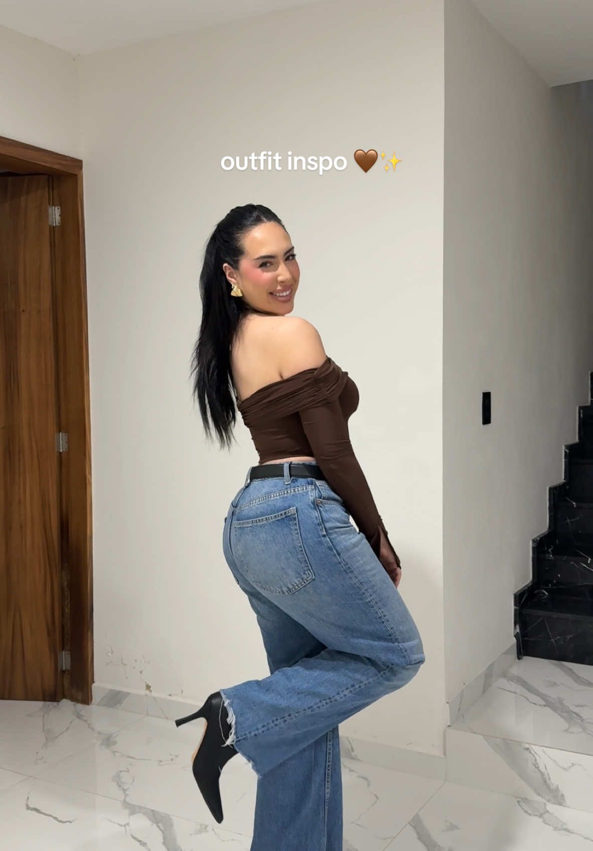 finally got the waist on these jeans altered 😚🤞🏻 #guadalajara #fashiontiktok #latinacontentcreator #outfitinspo #outfitideas #gdl #zapopan #andares 