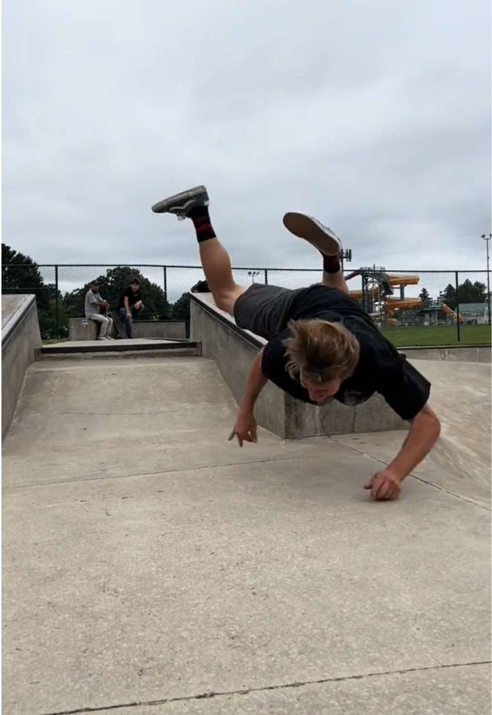 Almost had a few less teeth💀 #skateboard #fail #skate #fall #ouch #Skateboarding #hallofmeat 