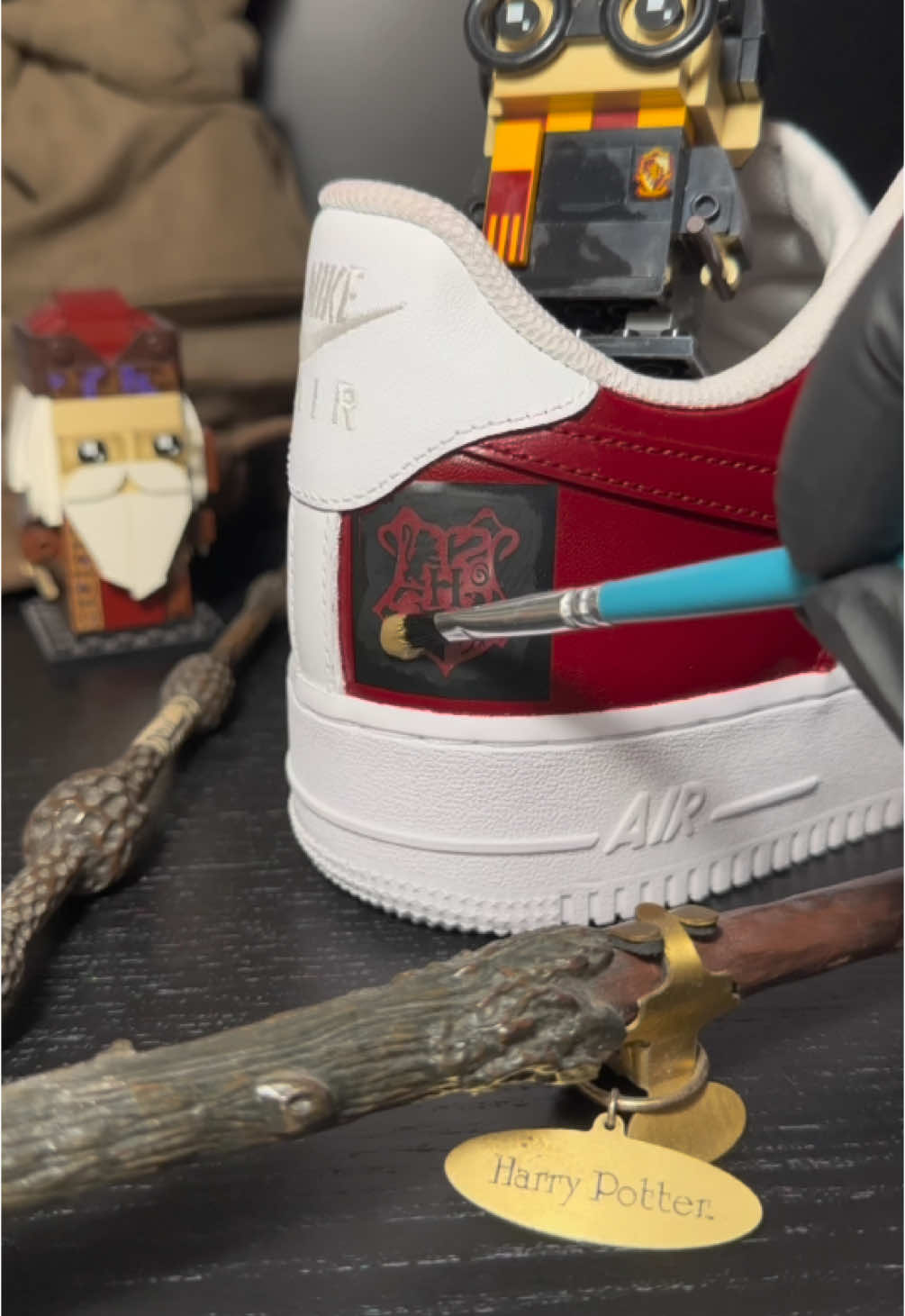 The perfect gift for all Potterheads #harrypotter #gryffindor #hogwarts #slytherin #sneakers 