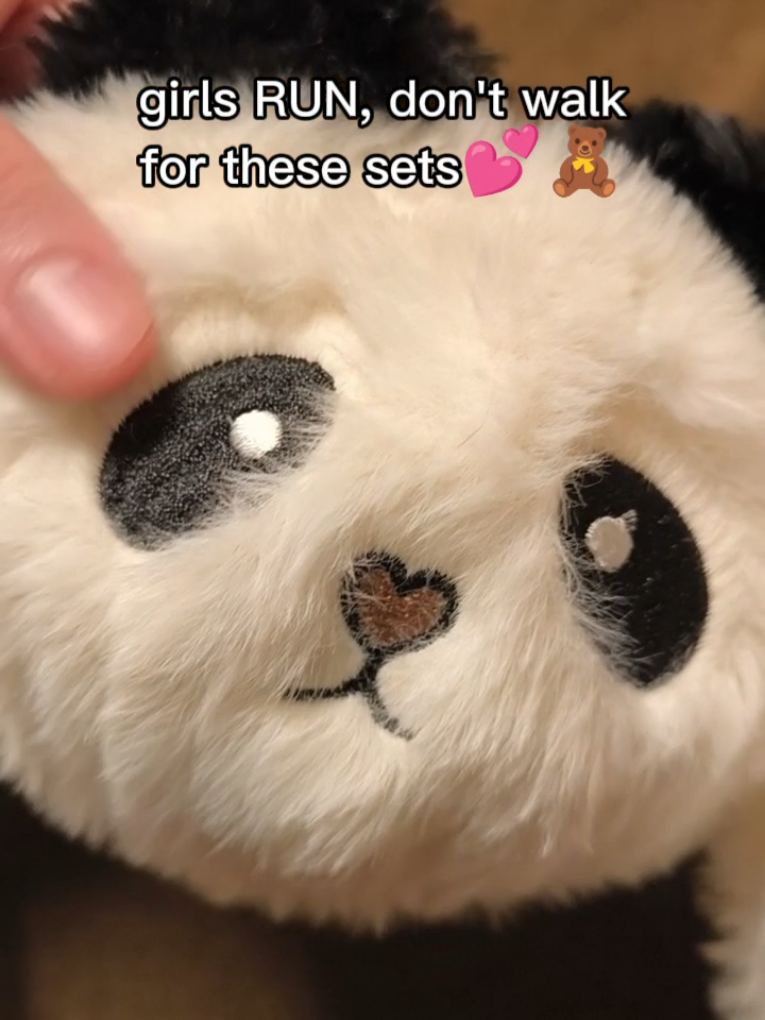 This is so cute and comfortable 💞😍🧸 #comfylook #teddybear #cute #plushies 