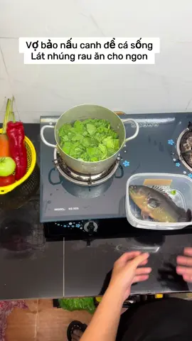 Phần … Tính rọng cá đợi vợ về thôi mà 🥲 ( 👉🏻 mọi hành động trong video chỉ là diễn xuất, chỉ mang tính chất giải trí thôi ạ ) #nauancungtiktok #ancungtiktok #reviewanngon #naudeanngon #chongnauvokhen #chongnauvokhen #xuhuong 