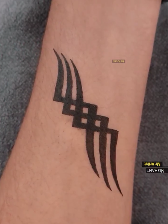 Amazing tattoo design | tattoo letter idea ❤️💡 .#tattoo #tattoos #tattooartist #inked #tattooart #ink #tattooed #tattooideas #tattoolife #tattoodesign #tattooist #blackwork #tattooing #tattooink #tatuagem #tatuaje #blackandgreytattoo #tattoostyle #tattooer #tatuajes #tattooflash #tattoogirl #traditionaltattoo #blacktattoo #tattooinspiration 