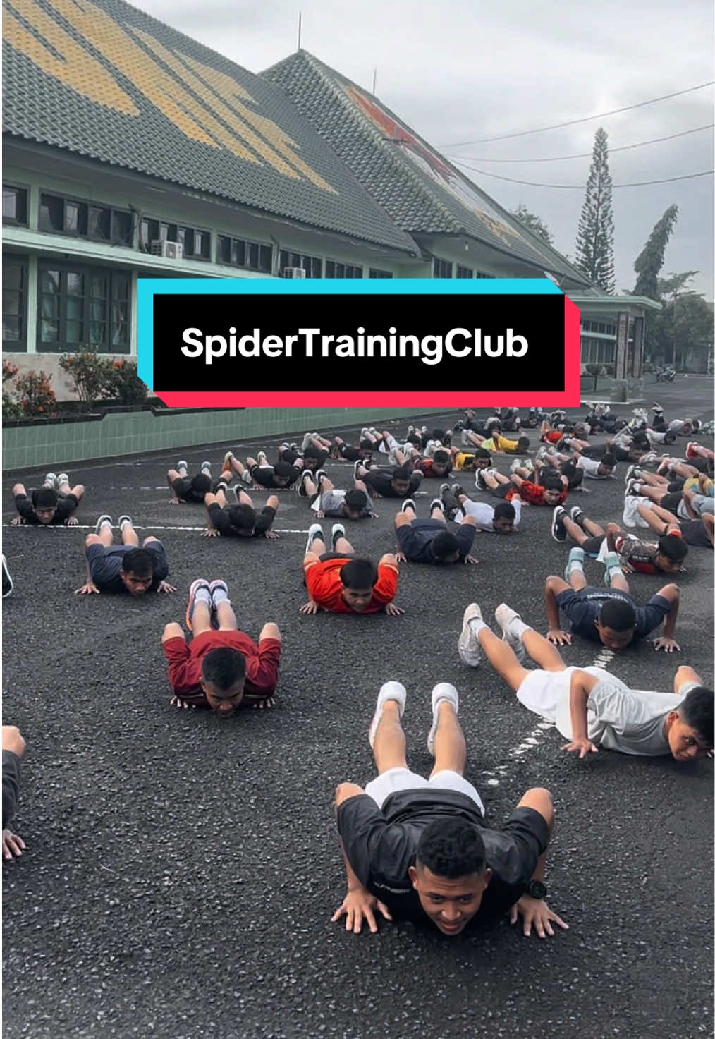 Kegiatan Pembinaan Fisik di Batalyon 527/BY ini dilaksanakan setiap hari Minggu pagi. Guna Melatih dan menjaga kebugaran jasmani Anak-anak Remaja . #SpiderTrainingClub #yonif527 #yonif527baladibyayudha #casis #casistnipolri #abdinegara #Lumajang #jawatimur #CapCut 