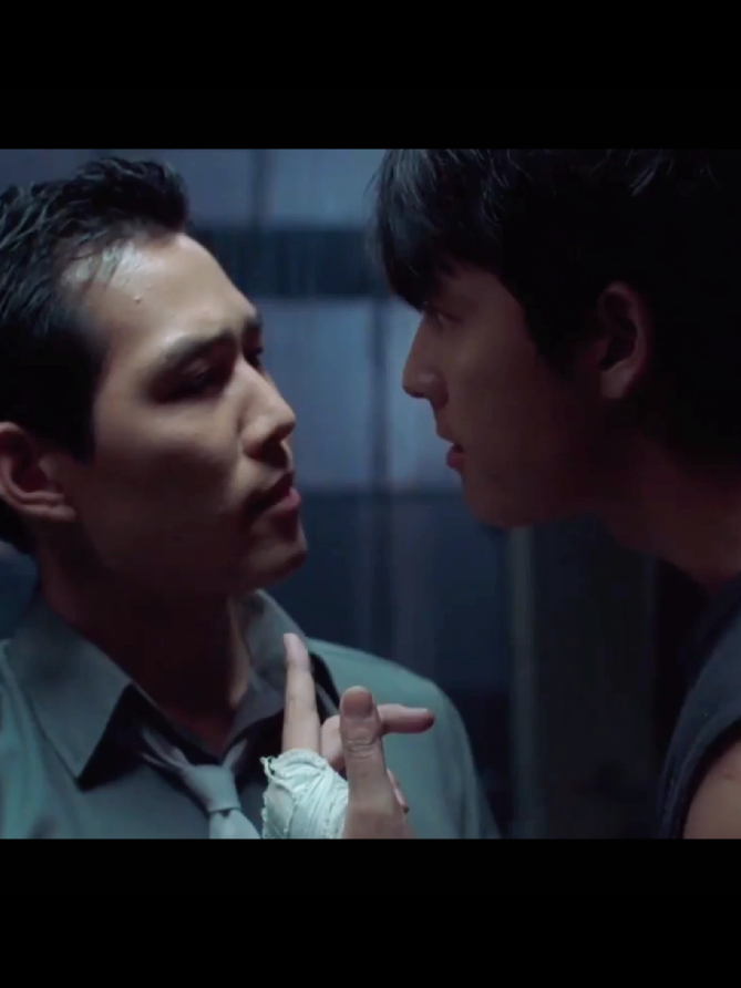 Lee Jung-jae e Jung Woo-sung inventaram a química. movie: The city o rising sun #foryou #fyp #leejungjae #jungwoosung #parati #bl #korean 
