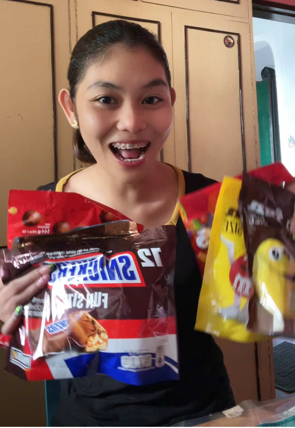 ASSORTED CHOCOLATES 🍫worth 932 pesos with free m&m’s tote bag! from @MarsWrigley.Ph  #chocolate 🍫🍫🍫#affordablechocolates 😋#valentinesgift #assortedchocolates #fypシ゚viral🖤tiktok #fyp #fypシ #graburs #fypage 