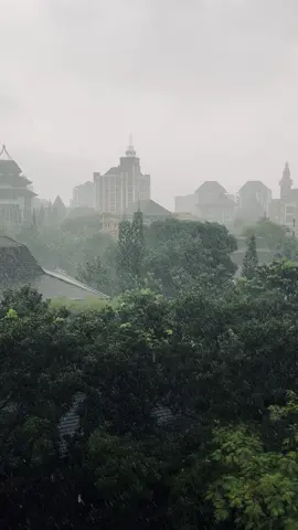 ub n rain seger bgt #ub #universitasbrawijaya #malang #fyp 