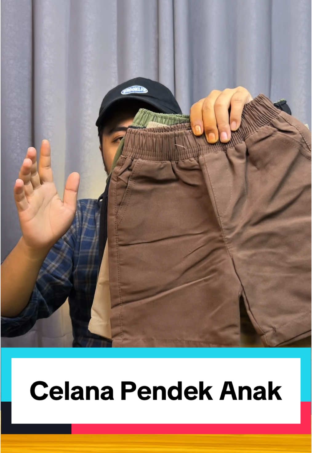Keren bgt nih buat outfit anak biar gapake kolor terus. Celana pendek chinos anak 100rb dapetnya 5pcs #celanapendekanak #celanapendekanakmurah #celanapendekanaklakilaki #chinosanak #cuantanpabatas 