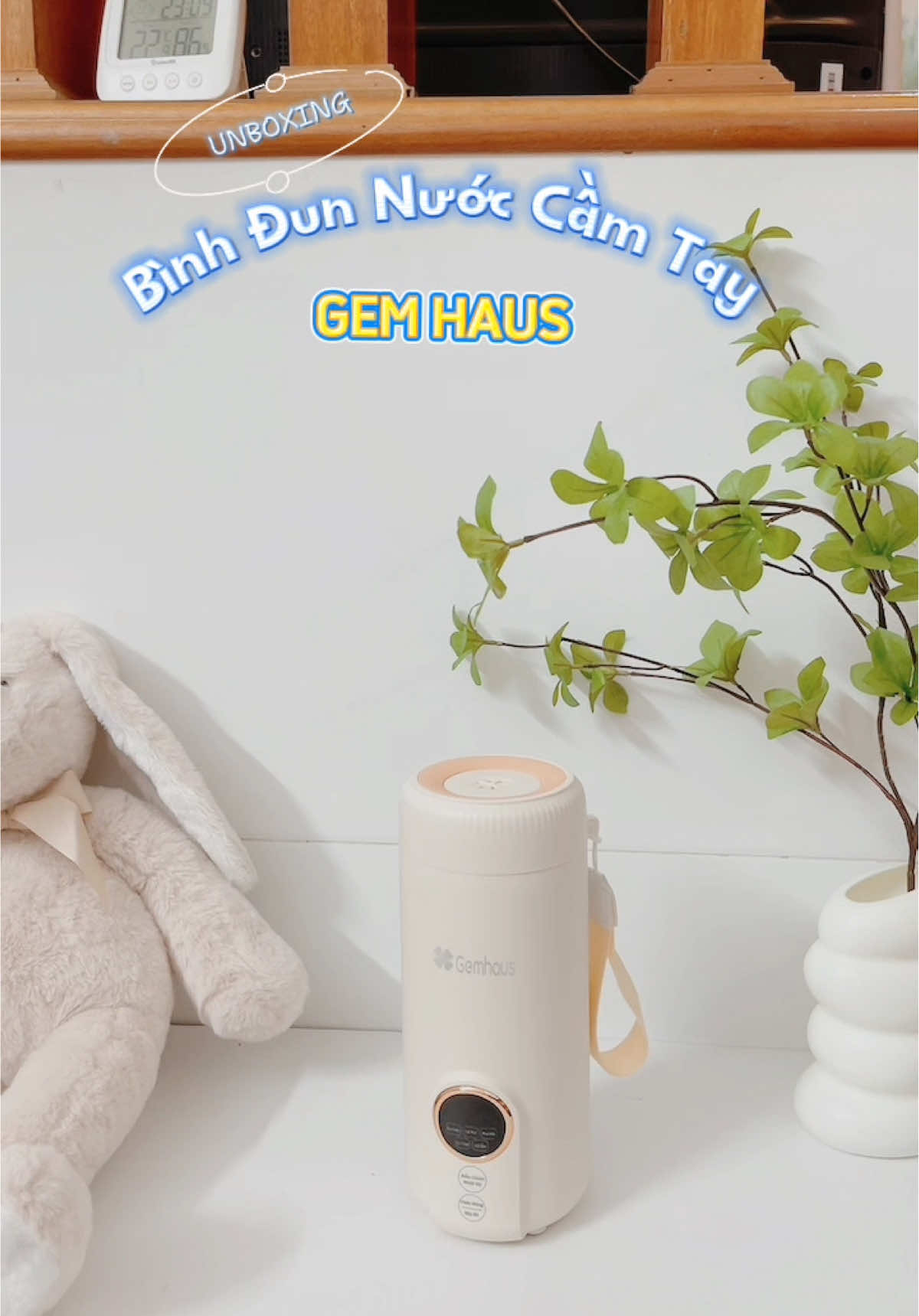 một em bình đun nước cầm tay siêu xinh vừa pha sữa, giữ ấm , pha cà phê… tết nay mang đi chơi đúng tiện luôn #embe #mebimreview #mebimsua #binhdunnuoccamtay #tet2025 