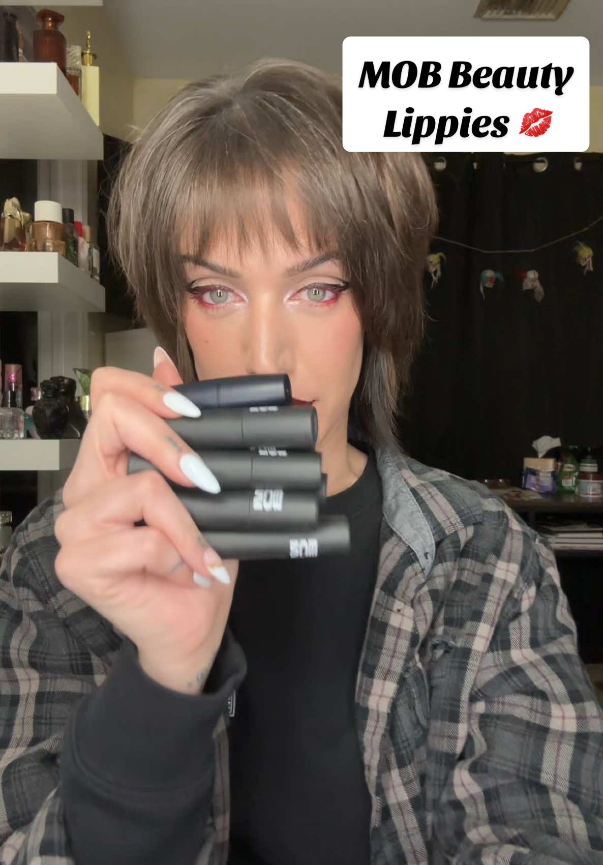 I mean exsqueezeme, who gave you the right to be this good??😮‍💨🔥 #mob #mobbeauty #cooltonedmakeup #lipstick #grungemakeup #makeupjunkie #makeupcollection @MOB Beauty @Jessica Haze @CourtneyQuarantine @Another Hanna 