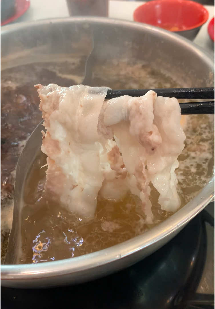 หมูสามชั้น 6 ถาดใหญ่+เนื้อ 1 ถาดใหญ่พอ เหลือท้องไว้กินขนมต่อ😅   #สายกิน #ไม่คลีนก็ลีนได้ #อาหารสร้างกล้ามเนื้อ #FoodTok 