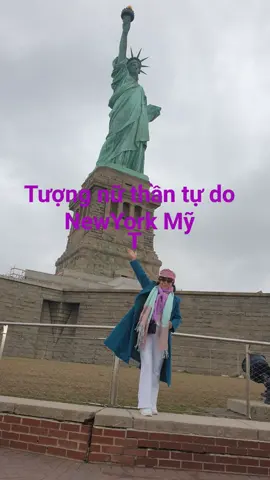 Tượng Nữ Thần Tự do NewYork Mỹ lạnh 4 độ.