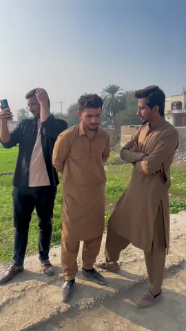Football Parre gai hai😅 #4sall4nikamy #foryoupage #videoviral #1m #deraismailkhan #saraiki 