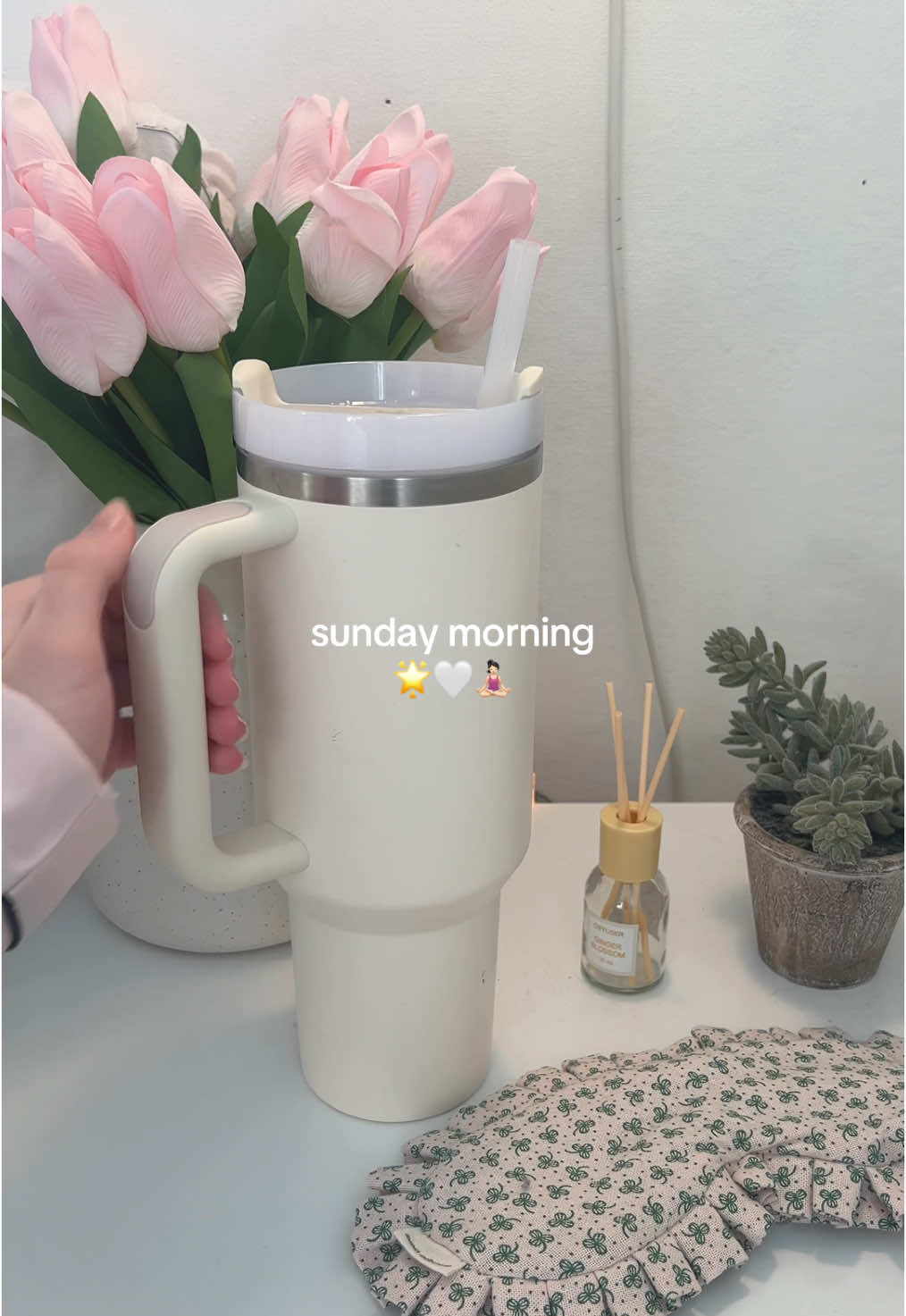 Happy sunday!! 🫶🏻🧘🏻‍♀️#fypシ゚viral #morning #aesthetic #productive #wintermorning #repost #productivity #grwmroutine #asmrroutine #foru #9am #sunday #sundayreset #asmr #productive #grwm #lovley_giirl 