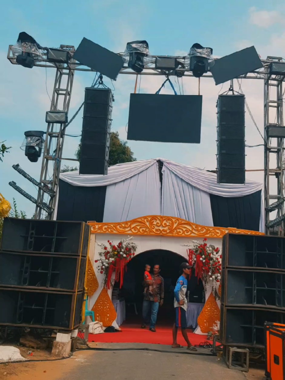 afternoon mode on 🎛 more info : 0813 3363 8700 #trexaudio #trexmanagement #trexlighting #trextuban #hajatanhoreg #berandatiktok #soundsystem #soundhoreg #horegvibes #jatimpride #jatimslowbass #soundhoreg #video #lighting 