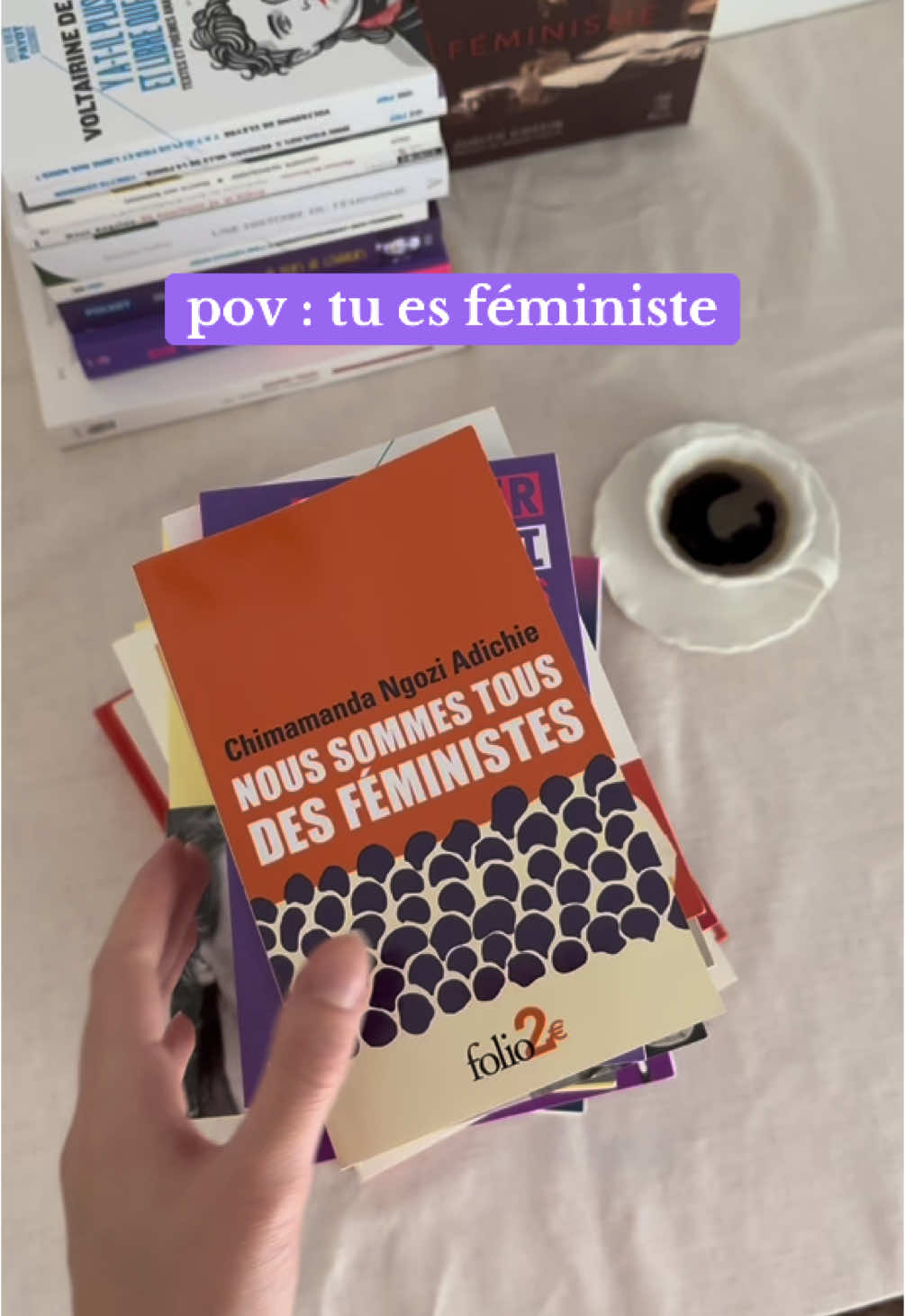 Le pouvoir et la puissance des livres ✊🏼✊🏾✊🏿💜 quels ouvrages féministes vous ont le plus transcendés ?  #feministe #feminisme #livrefeministe #livresfeministes #essaifeministe #essais #femmes 