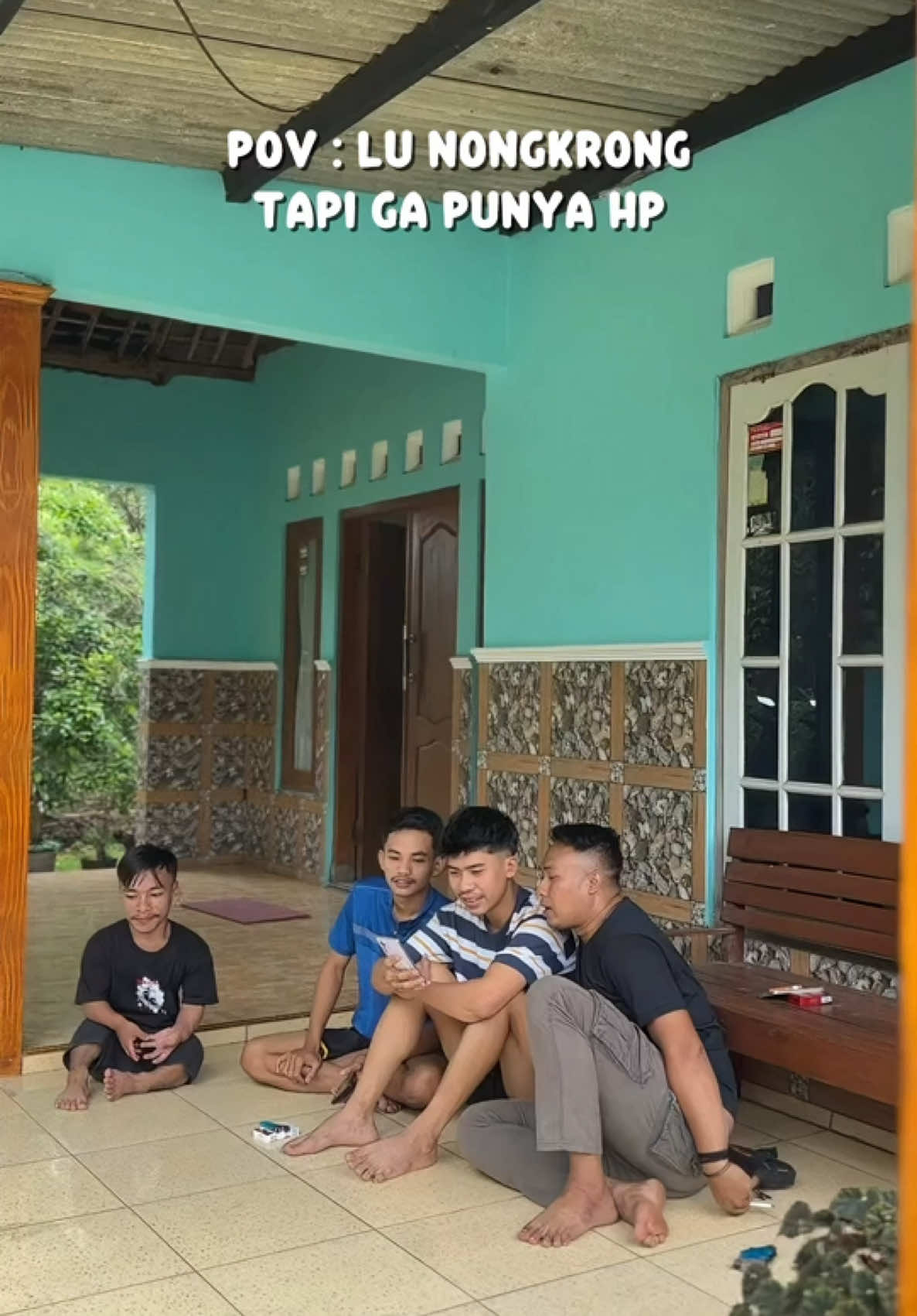 Klo nongkrong gak punya hp sedih rasanya😭#trending #beranda #fyp 