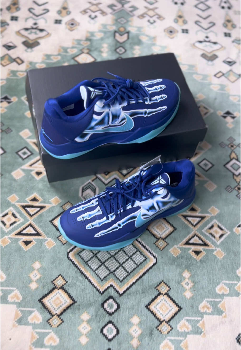 PRE ORDER 1 - 2 weeks . NIKE KOBE 5 PROTO DEEP ROYAL BLUE “XRAY”  . Men Size  . BNIB Price : START FROM 4,650,000  ( size lain boleh tanyakan)  . WhatsApp +62 81927145800