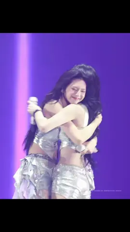 🦋#CHIYEON🐈‍⬛ Power HUG 🫰🏻🫶 Power LOVE 💓☺️ #AHYEON #CHIQUITA #BABYMONSTER #fyp #foryoupage #foryourpage #hellomonster 