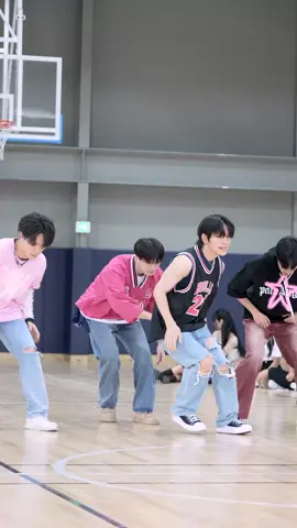 Hey everyone! 🌟 Get ready to be amazed by the incredible K-pop dance moves in this video featuring talents from various dance studios like #Artbeat! 💃 Don't miss out on the electrifying performances that will leave you wanting more. Follow our TikTok account for more fantastic dance content and join the fun! 🔥 #KpopDance #DanceStudio #TikTokDance #DanceChallenge #ExplorePage