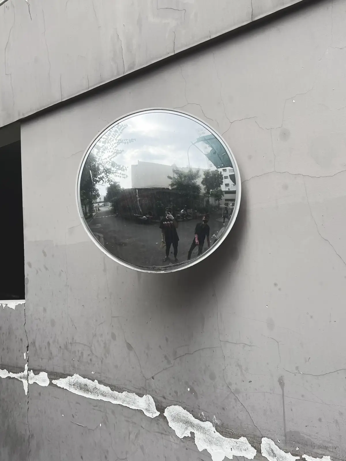 Được người khác qtam là may mắn Bị người ta phản bội thì là xui xẻo Nhưng cuộc đời mà may mắn thì ít,xui xẻo thì nhiều