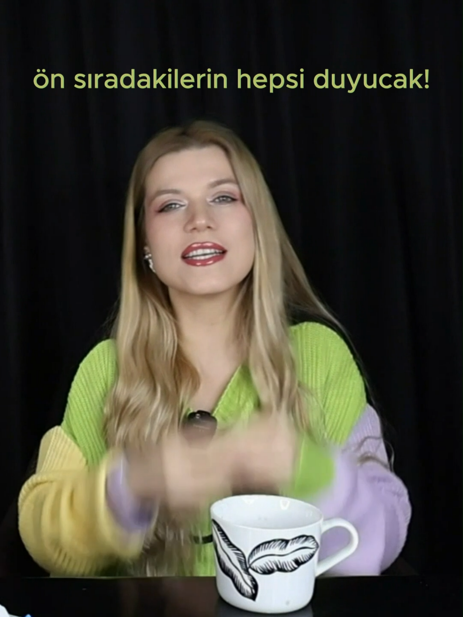 Uçakta adet olursanız ne olur?😩 @aanita.demi FULL VİDEO İÇİN; YOUTUBE:AADemiTV  #nbi #neysebiziilgilendirmez #shorts #komedi #komik #yolculuk #uçak