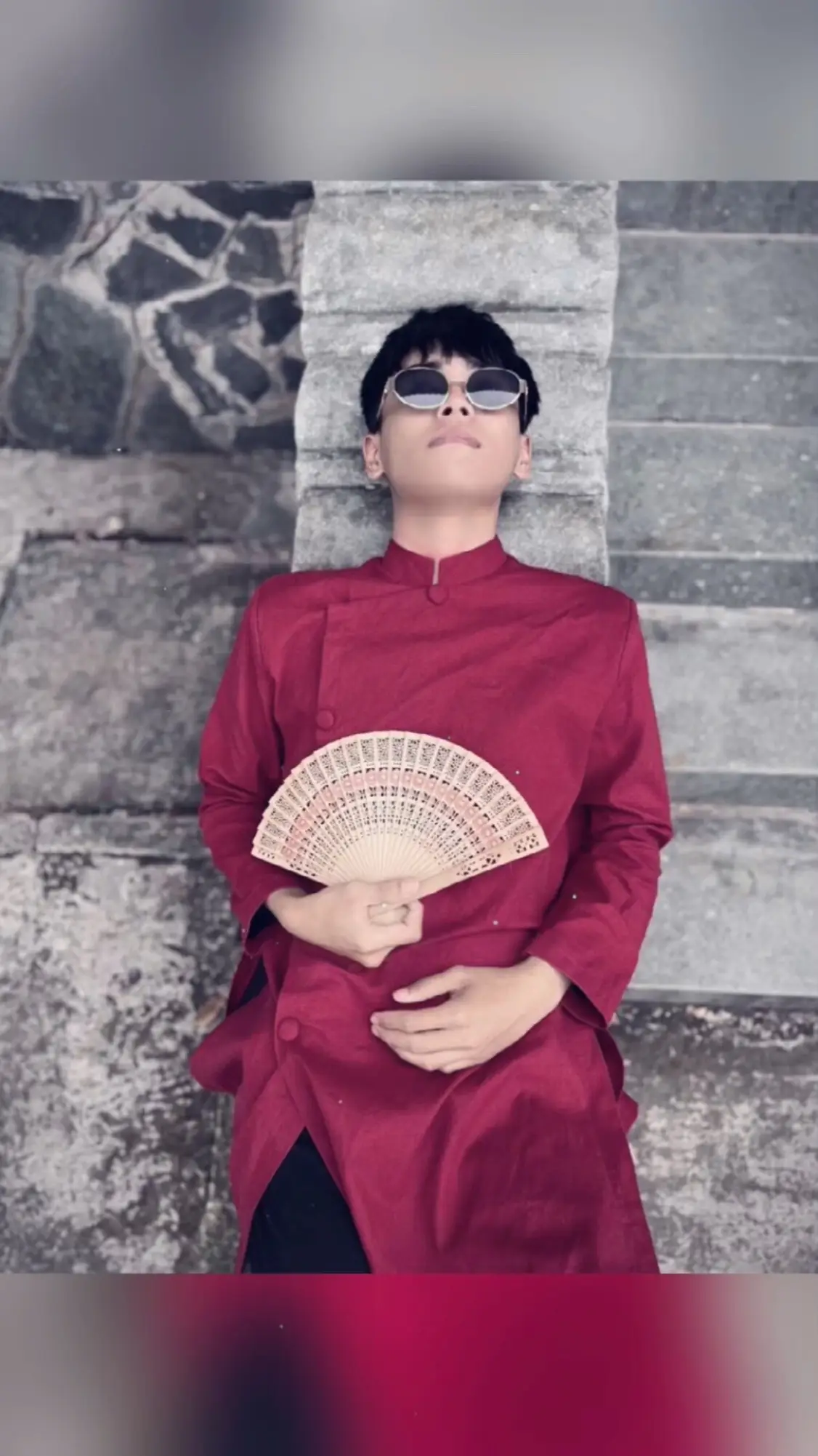 外表和家庭背景， 是这个社会评判一个人的两个标准！ Ngoại hình và gia cảnh là hai thứ mà xa hội này nhìn vào để phán xét một con người ! #xhhhhhhhhhhhhhhhhhhhhhhh 