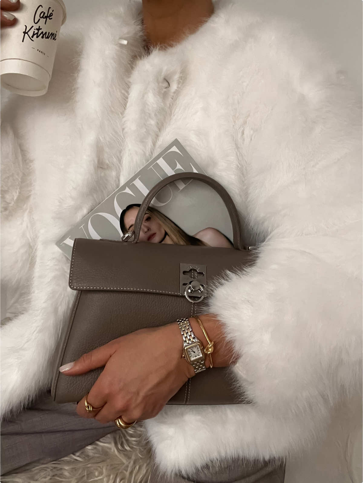 Styling my new Cafune taupe handbag ☺️🩶 #stylingoutfits #styleideas #womanstyle #outfitinspo 