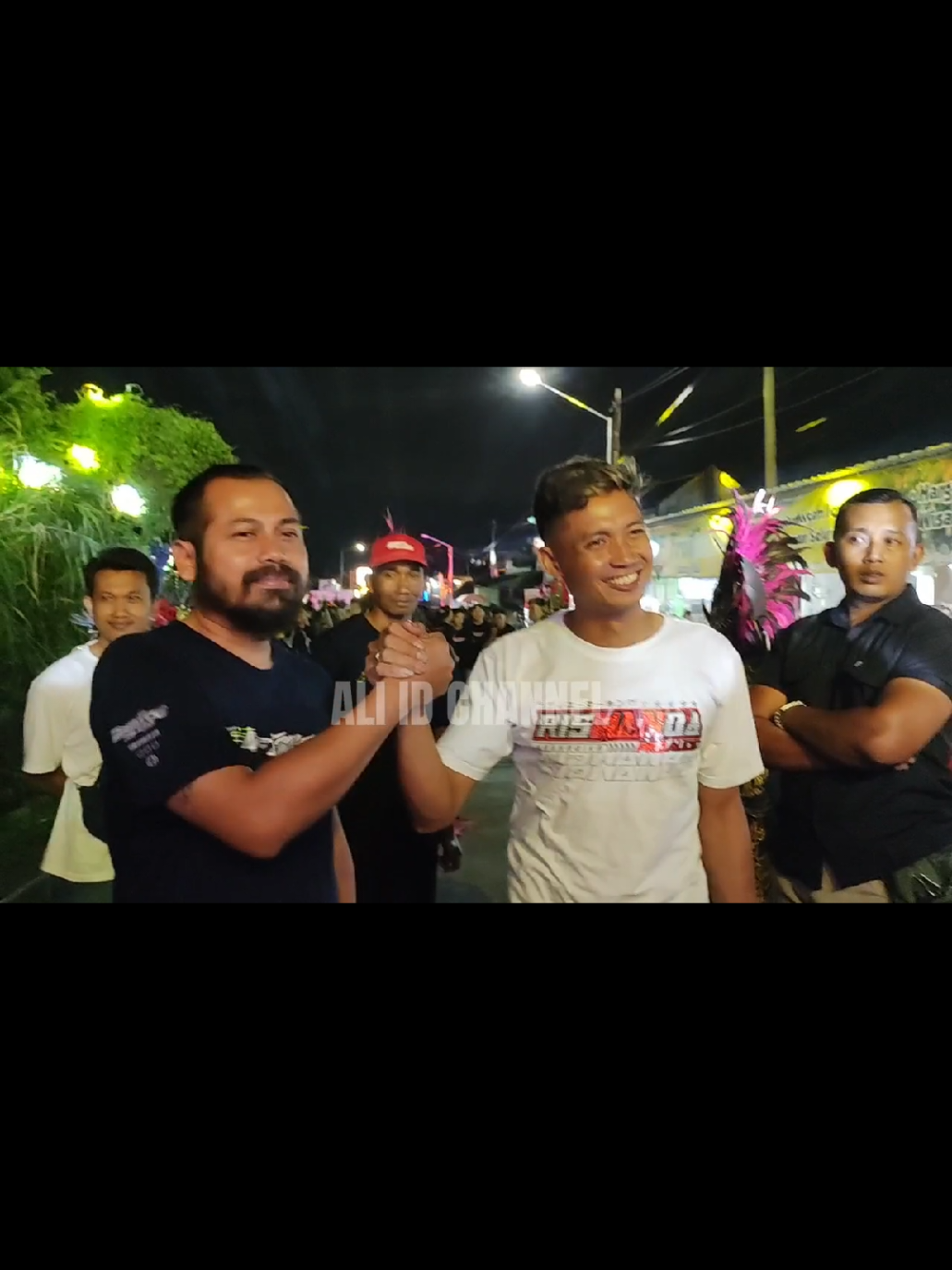 Momen termahal Tahun ini 🔥🔥 MAS BRE 🤝 Mahardika .. YouTube ALI ID  #karnavalkarangwidoro #viral #fyp #masbre #mahardika #riswanda #brewog_audio #riswanda #brewogaudio  https://youtu.be/qzUbC4DZQig?si=v-_B_TGMqXZ1ERi1